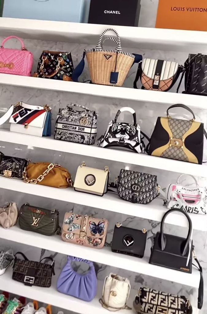 FashioNica: Side hustle to selling vintage designer purses full time